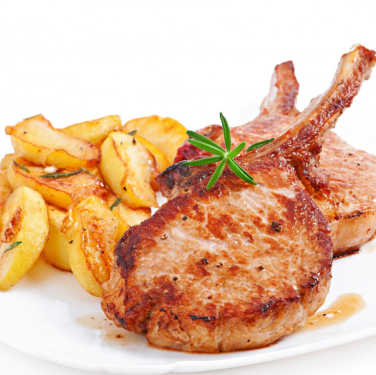 juicy-grilled-pork-fillet-steak-with-green-beans (1)